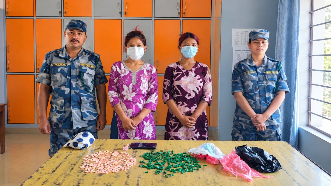 मोरङ कारागारमा प्रवेश गरेका दुई युवतीको भित्री बस्त्रबाट ४८० थान लागुऔषध बरामद